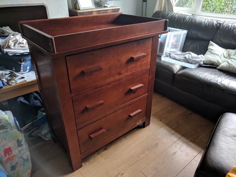 br baby changing unit